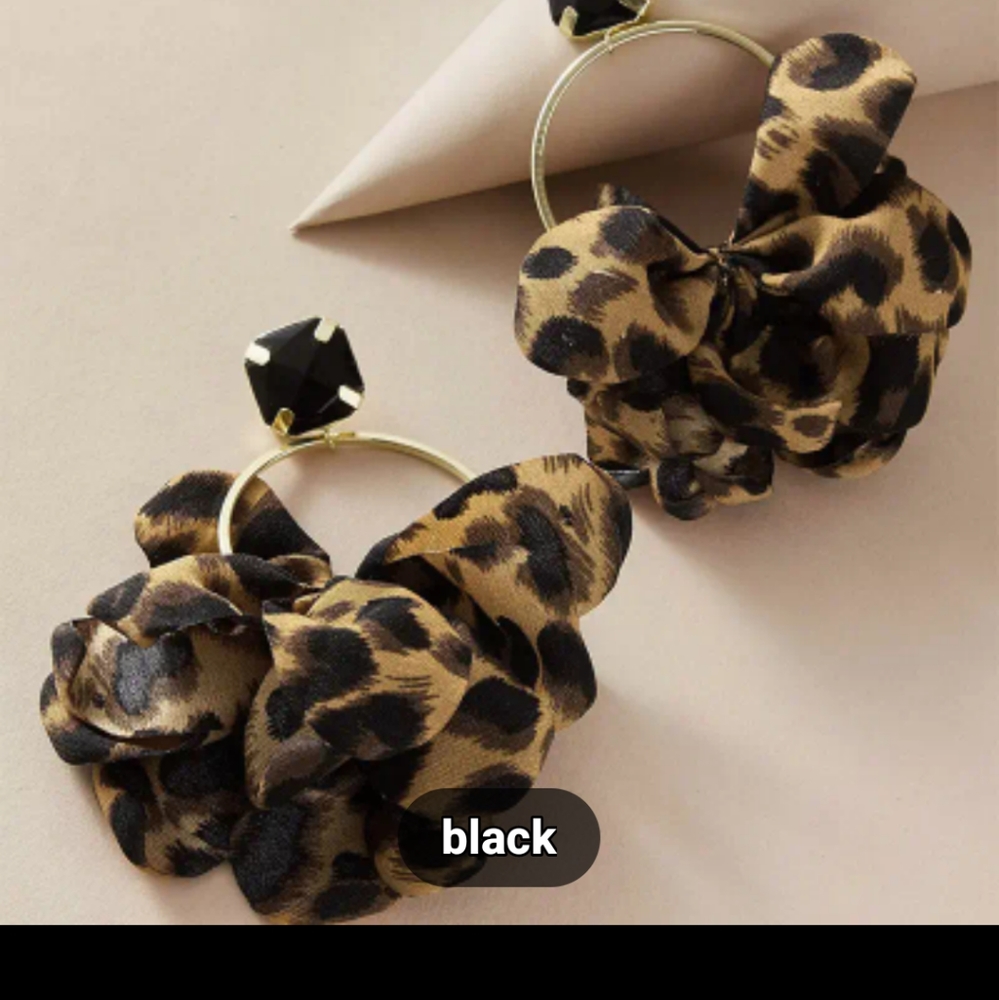 LEOPARD 🐆 EARRINGS - Picture 5 of 12
